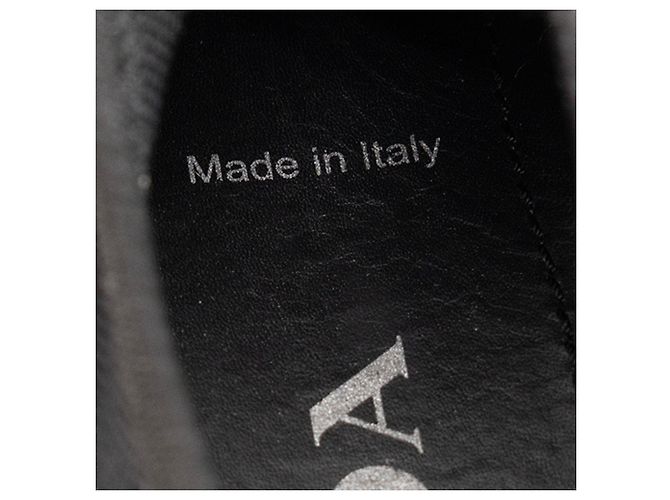 Etiquette PRADA - Sneakers Calzature Prada in tela nera e bianca (T38) Nero - vista 6