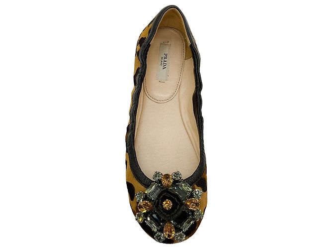 Sapatilhas Prada em pelo de vitelo com estampado de leopardo e ornamentos de cristal Marrom - vista 4
