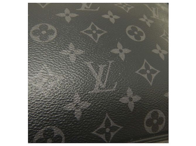Borsa a tracolla Louis Vuitton Monogram Taigarama Outdoor Nera Nero - vista 10