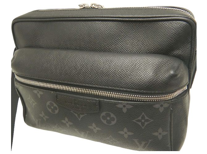 Borsa a tracolla Louis Vuitton Monogram Taigarama Outdoor Nera Nero - vista 11