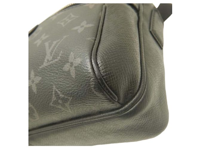 Borsa a tracolla Louis Vuitton Monogram Taigarama Outdoor Nera Nero - vista 15