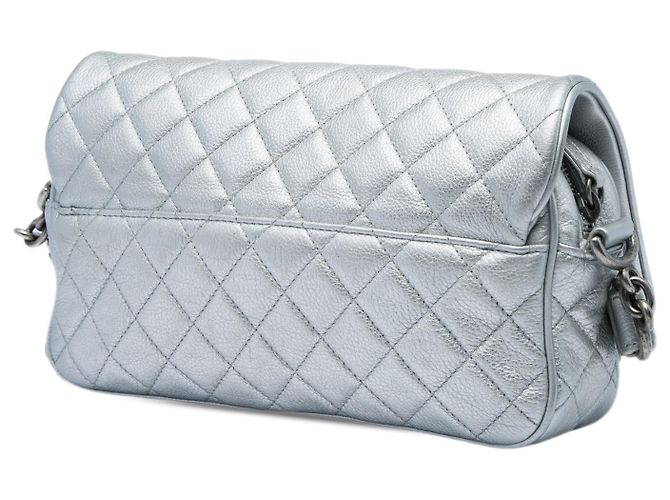 Borsa a tracolla Chanel Medium Quilted Metallic Grained Calfskin Casual Rock Flap Argento - vista 2