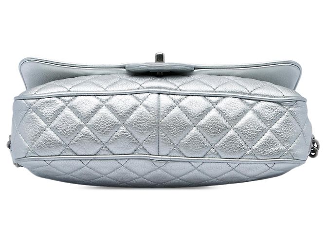 Borsa a tracolla Chanel Medium Quilted Metallic Grained Calfskin Casual Rock Flap Argento - vista 3