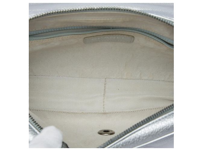 Borsa a tracolla Chanel Medium Quilted Metallic Grained Calfskin Casual Rock Flap Argento - vista 4