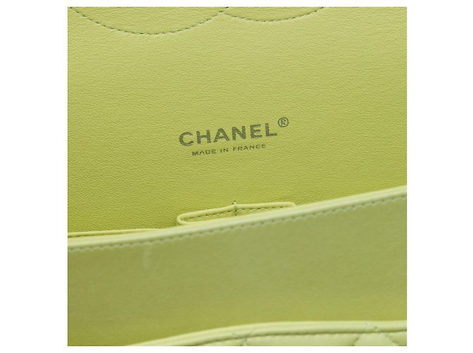 Borsa a tracolla Chanel Maxi Classic Double Flap in pelle di agnello verde - vista 5