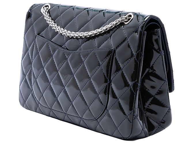 Borsa a tracolla Chanel Reissue 2.55 Double Flap 227 in vernice matelassé blu - vista 2