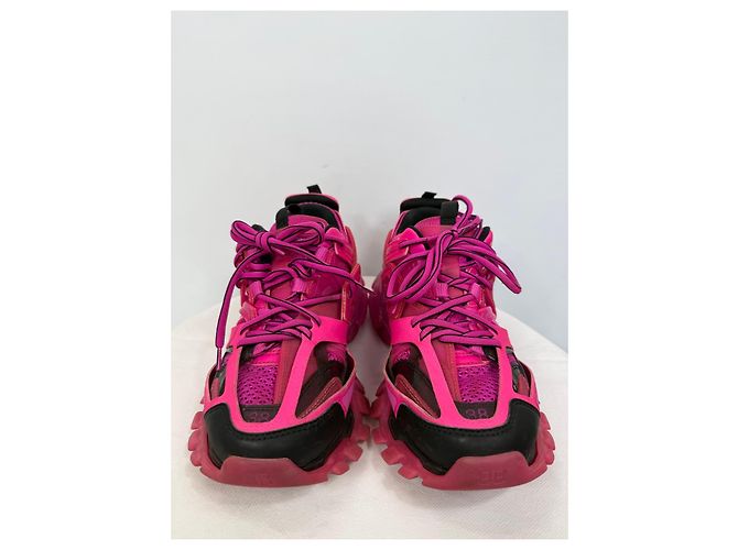 Sneakers Balenciaga Track Rosa e Nero - vista 3