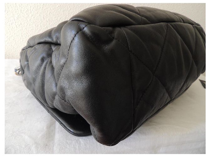 Borsa a tracolla Chanel 19 in pelle matelassé nera Nero - vista 5