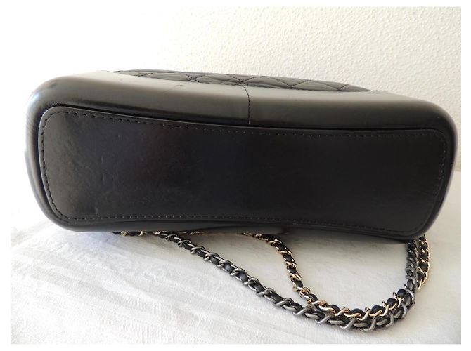 Borsa Chanel Gabrielle Hobo in Pelle Nera, Modello Medio Nero - vista 6