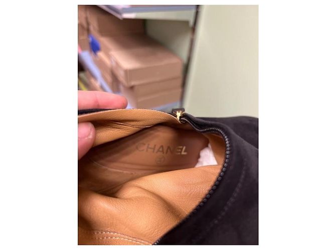 Stivali cuissardes in camoscio nero CHANEL EU 38 usati - vista 6