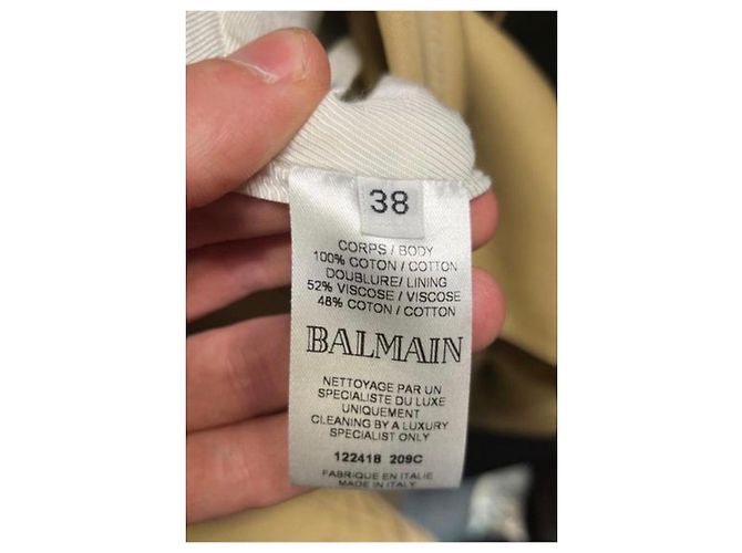 Gabardina Ajustada Balmain Negra Botones Dorados 38 De segunda mano - vista 5
