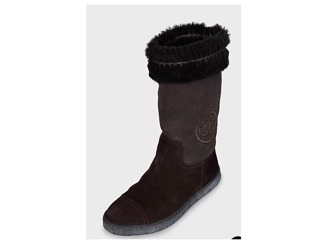 CHANEL braune Wildlederstiefel mit Pelzfutter - EU 37 gebraucht - Ansicht 3