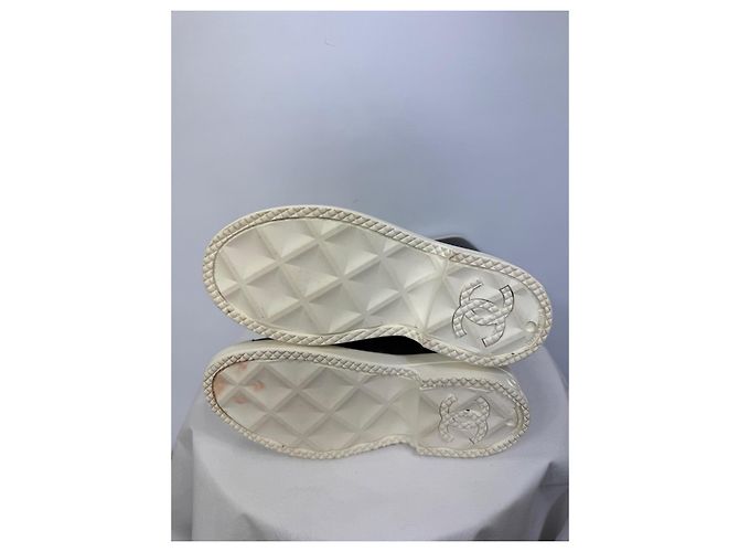 Botas de lluvia Chanel de goma negra logo CC - Talla 39 Negro Blanco - vista 6