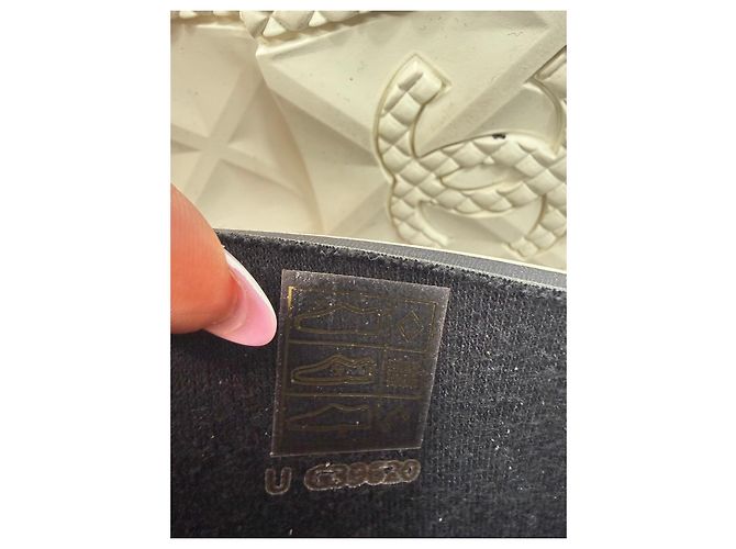 Botas de lluvia Chanel de goma negra logo CC - Talla 39 Negro Blanco - vista 7