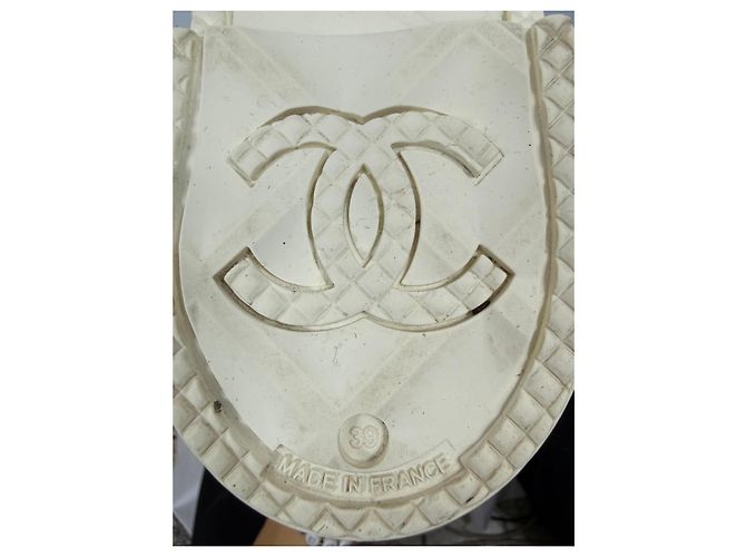 Botas de lluvia Chanel de goma negra logo CC - Talla 39 Negro Blanco - vista 8