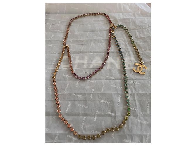 Cinto Colar Chanel Logo CC Cristais Arco-íris Multicor Dourado - vista 4