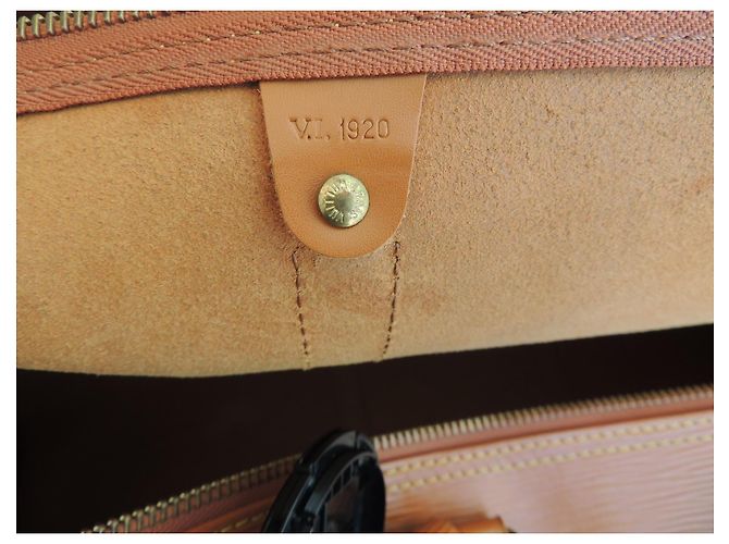 Louis Vuitton Keepall 55 Couro Epi Gold Caramelo - vista 14