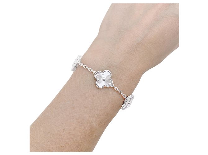 Bracciale Van Cleef & Arpels, "Alhambra", oro bianco guilloché. - vista 4