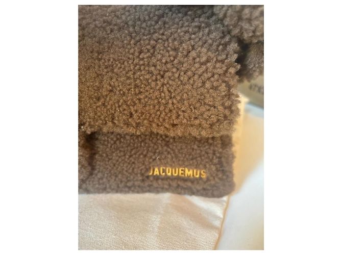 Jacquemus Handtasche aus braunem Shearling - Ansicht 4