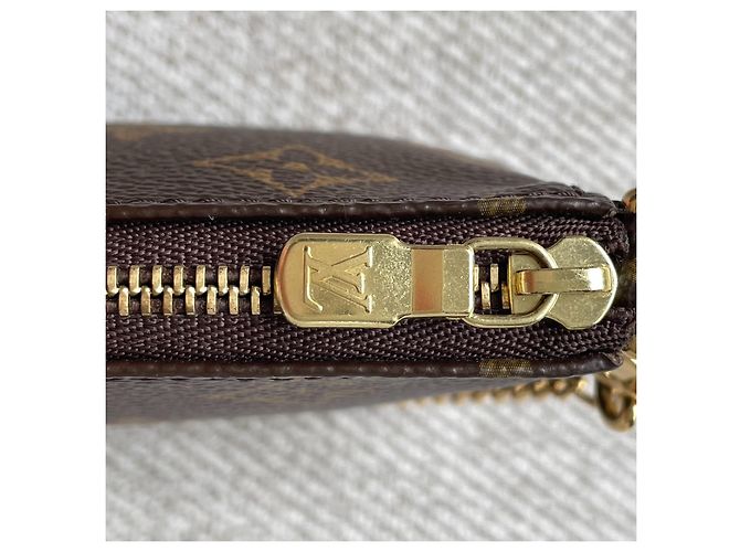 Louis Vuitton Mini Pochette Accessoires Monogram Marrom - vista 12