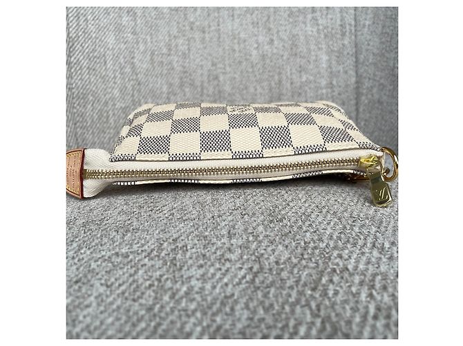 Louis Vuitton Mini Pochette Accessoires Damier Azur Blanco Azul - vista 5
