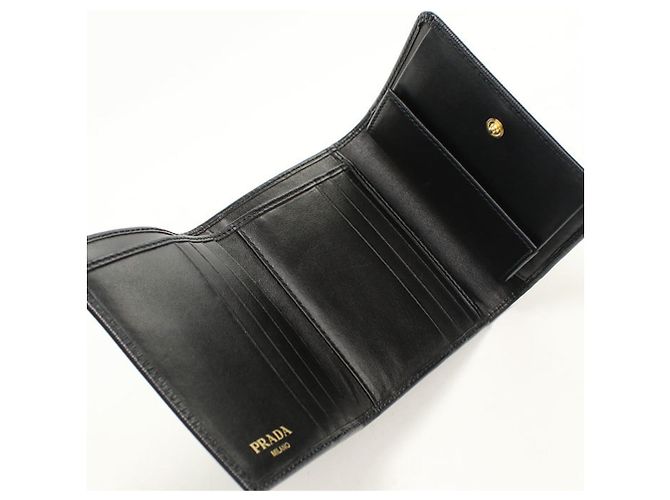 Carteira Prada Tri-fold para Mulheres em Preto - vista 3