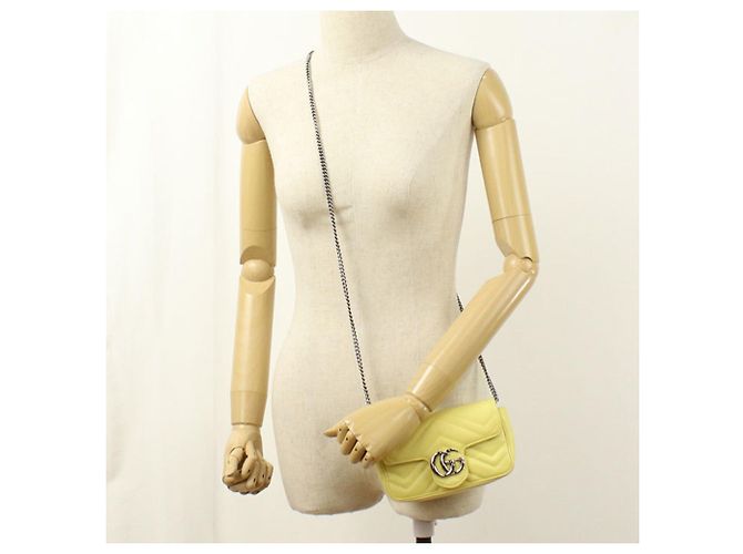 Borsa a tracolla Gucci Mini GG Marmont matelassé Giallo - vista 10