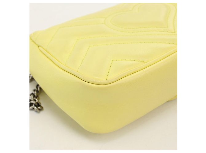 Borsa a tracolla Gucci Mini GG Marmont matelassé Giallo - vista 7