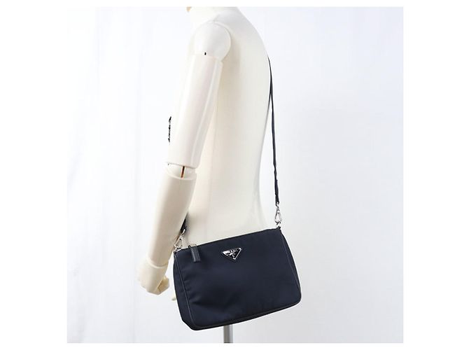 Borsa a tracolla Prada da uomo in Re-NYLON blu navy - vista 8