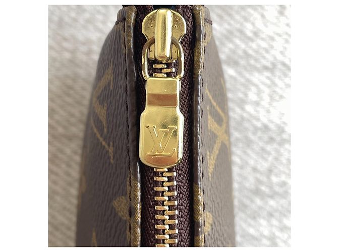 Louis Vuitton Pochette Accessoires Monogram Marron - vue 12