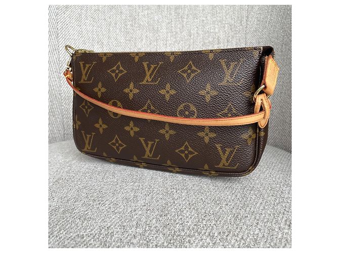 Louis Vuitton Pochette Accessoires Monogram Marron - vue 2