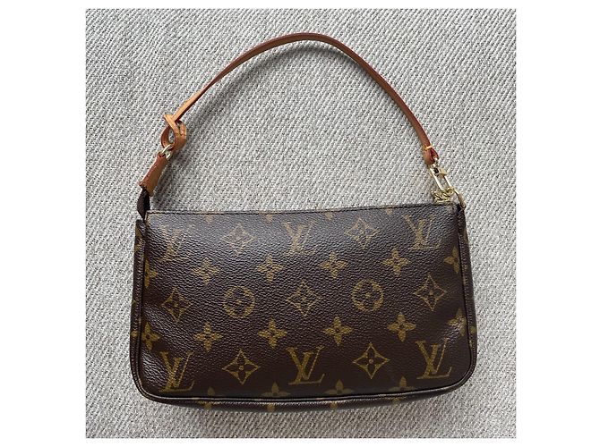 Louis Vuitton Pochette Accessoires Monogram Marron - vue 4