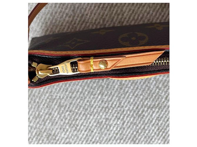 Louis Vuitton Mini Pochette Delightful Monogram Marrone - vista 13