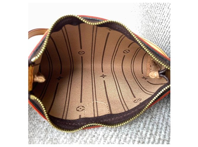 Louis Vuitton Mini Pochette Delightful Monogram Marrone - vista 15