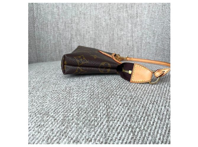 Louis Vuitton Mini Pochette Delightful Monogram Marrone - vista 8