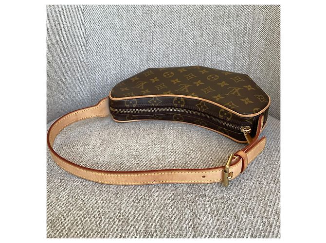 Louis Vuitton Pochette Croissant PM Monogram Marrone - vista 12