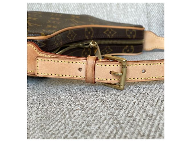 Louis Vuitton Pochette Croissant PM Monogram Marrone - vista 13