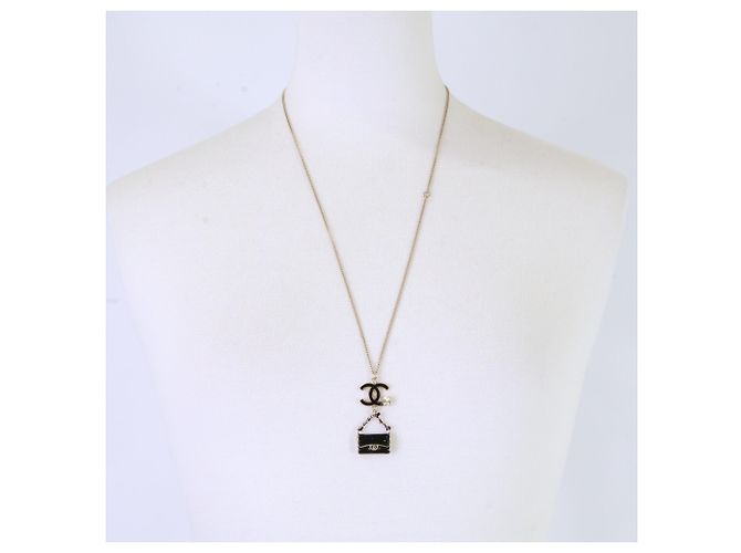 Collar Chanel B12A Matelassé Negro - vista 9
