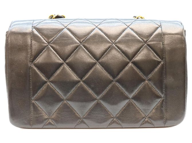 Borsa a tracolla Chanel A01164 Diana 22 in pelle d'agnello matelassé nera Nero - vista 3