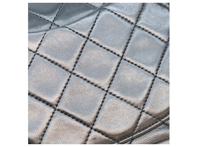 Borsa a tracolla Chanel in pelle d'agnello matelassé nera Nero - vista 10