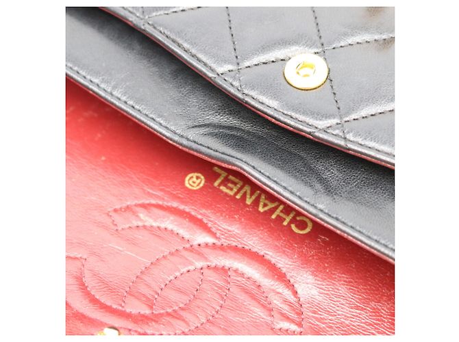 Borsa a tracolla Chanel in pelle d'agnello matelassé nera Nero - vista 13