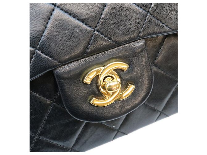 Borsa a tracolla Chanel in pelle d'agnello matelassé nera Nero - vista 7