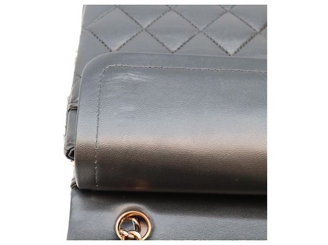 Borsa a tracolla Chanel A01113 in pelle d'agnello matelassé nera Nero - vista 10