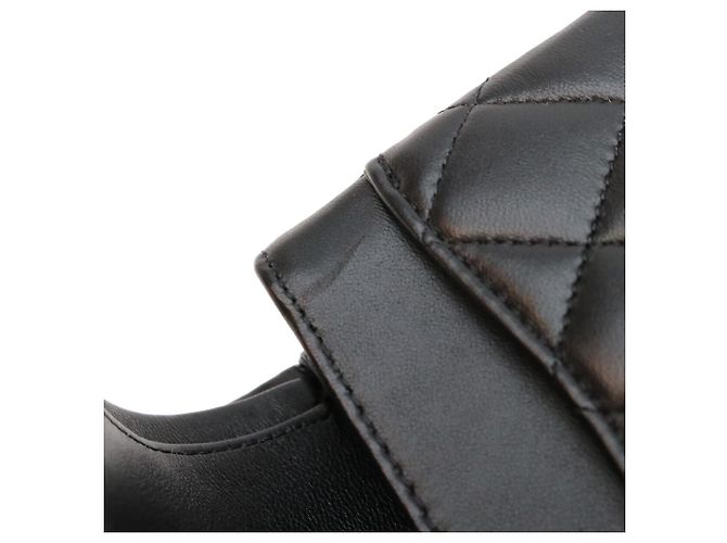 Borsa a tracolla Chanel A01113 in pelle d'agnello matelassé nera Nero - vista 12