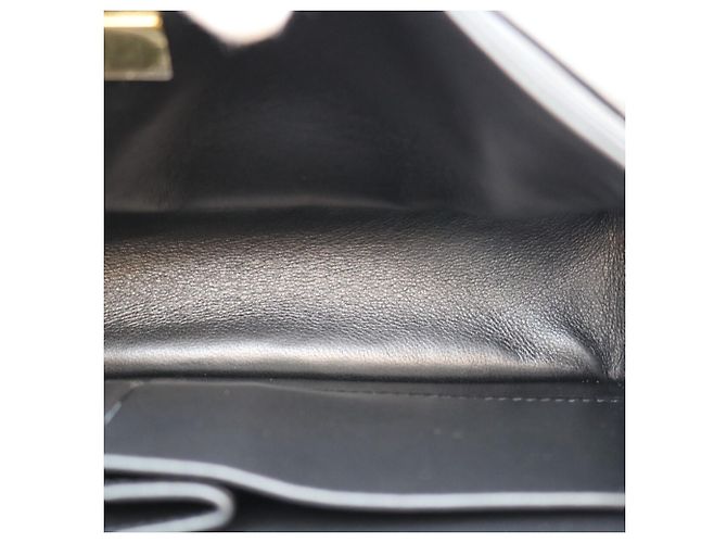 Borsa a tracolla Chanel A01113 in pelle d'agnello matelassé nera Nero - vista 13