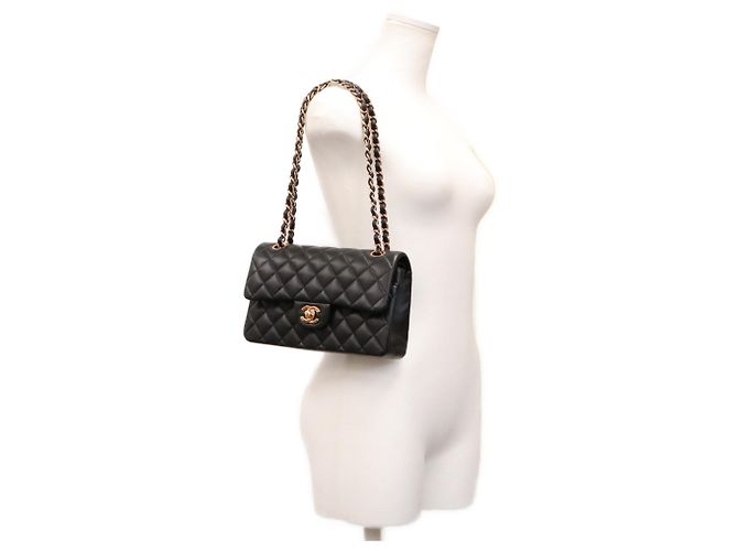 Borsa a tracolla Chanel A01113 in pelle d'agnello matelassé nera Nero - vista 15