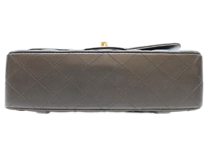 Borsa a tracolla Chanel A01113 in pelle d'agnello matelassé nera Nero - vista 5