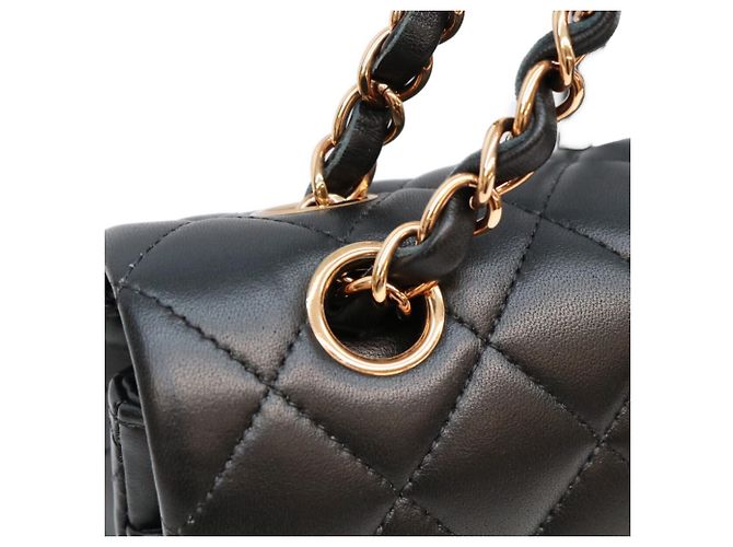Borsa a tracolla Chanel A01113 in pelle d'agnello matelassé nera Nero - vista 7