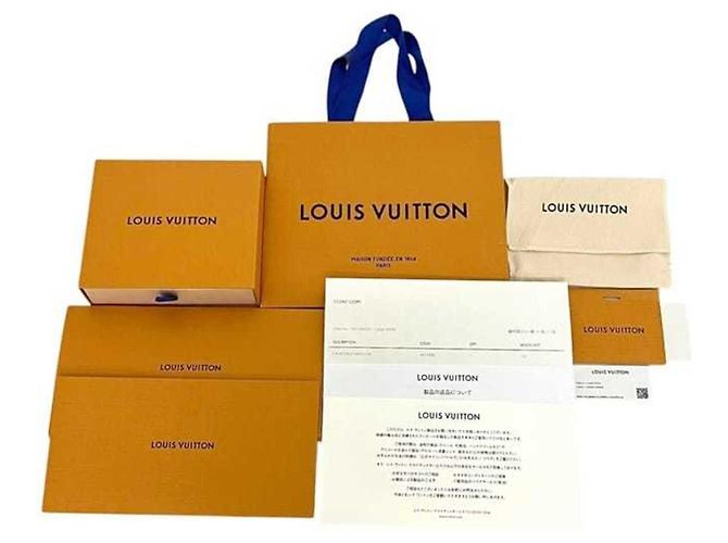 Louis Vuitton Bi-fold Coin Purse White - view 10