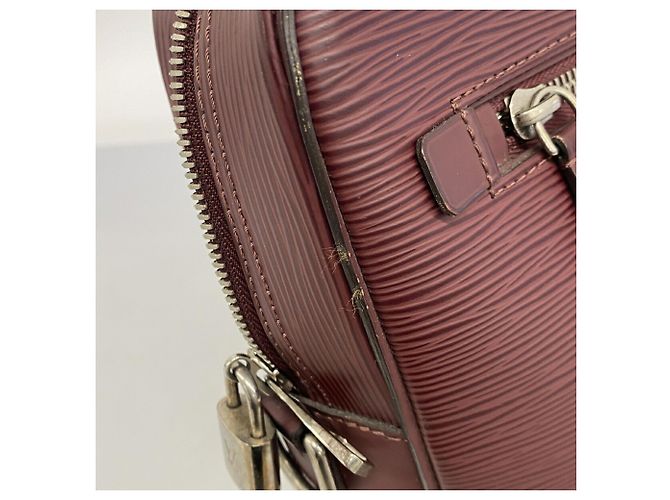 Sacoche Louis Vuitton en cuir Epi Bordeaux - vue 10
